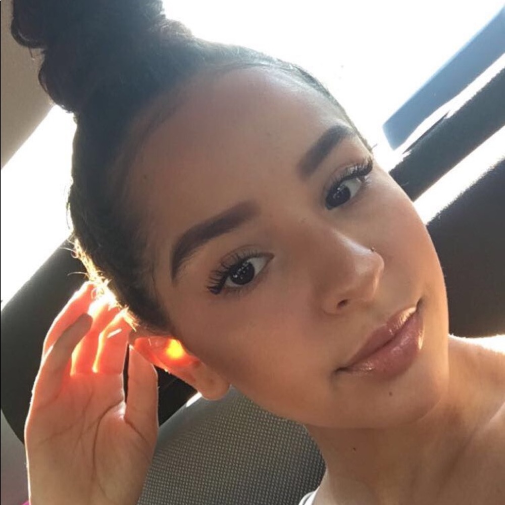 Meet your Posher, Bella